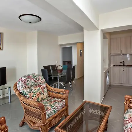 Grand View Aparthotel