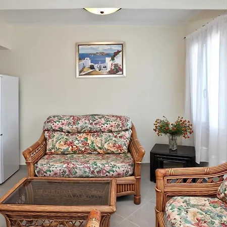 Grand View Aparthotel