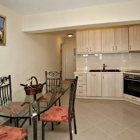 Grand View Aparthotel